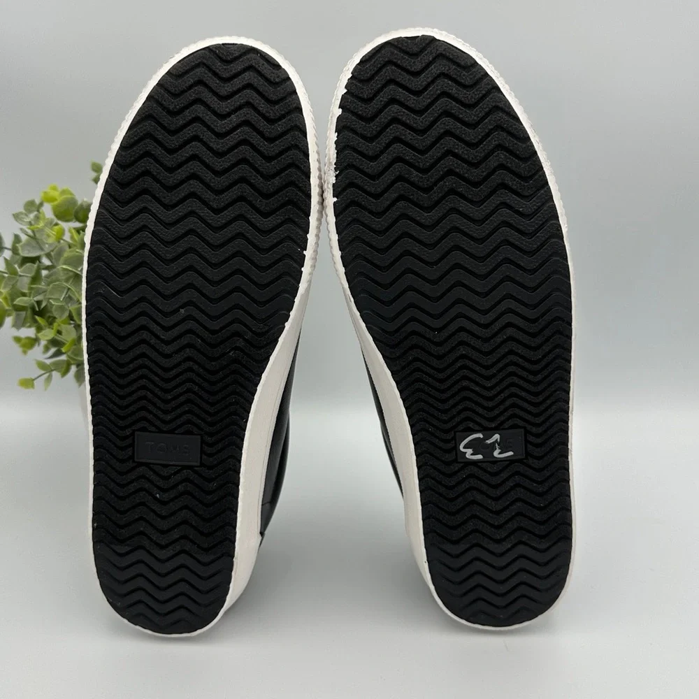 Toms Men's Carlson Black White Leather Shoes Sneakers Size 8